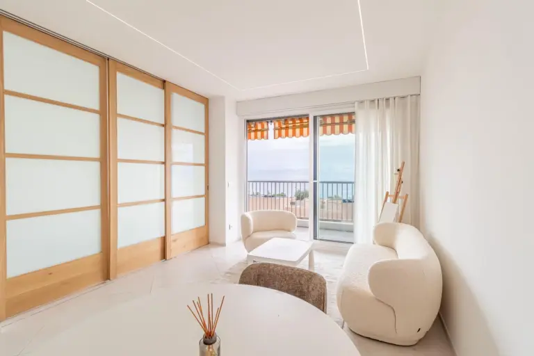 FOR RENT – 2-ROOM APARTMENT WITH SEA VIEW – LA ROU..