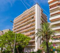 FOR SALE – 2-ROOM APARTMENT NEAR THE BEACHES – IDE..