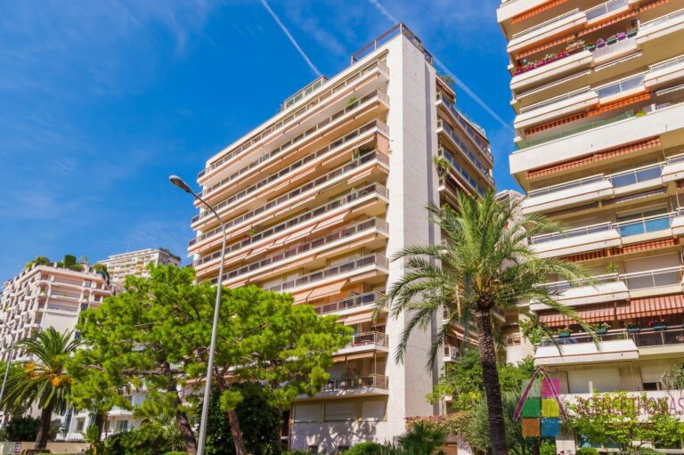 FOR SALE – 2-ROOM APARTMENT NEAR THE BEACHES – IDE..