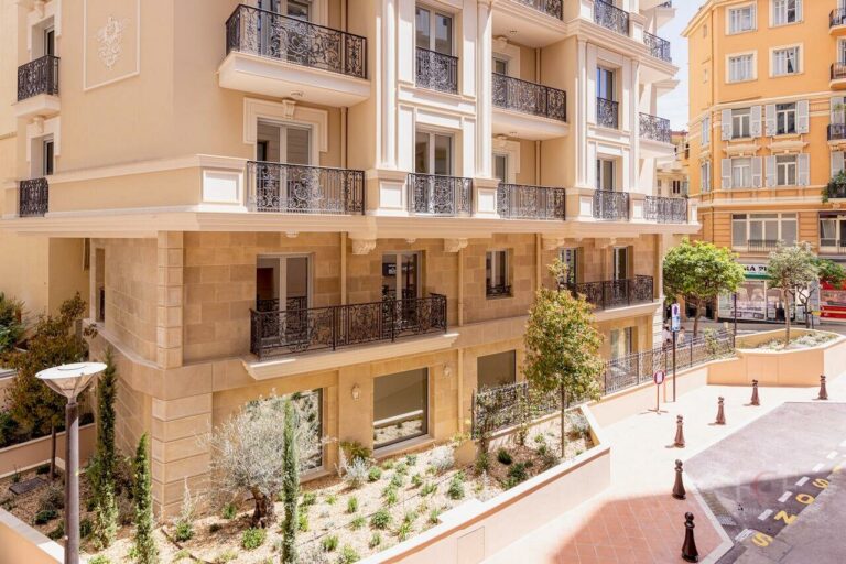 FOR RENT – CONDAMINE – VILLA MARIE-PIERRE – COMMER..