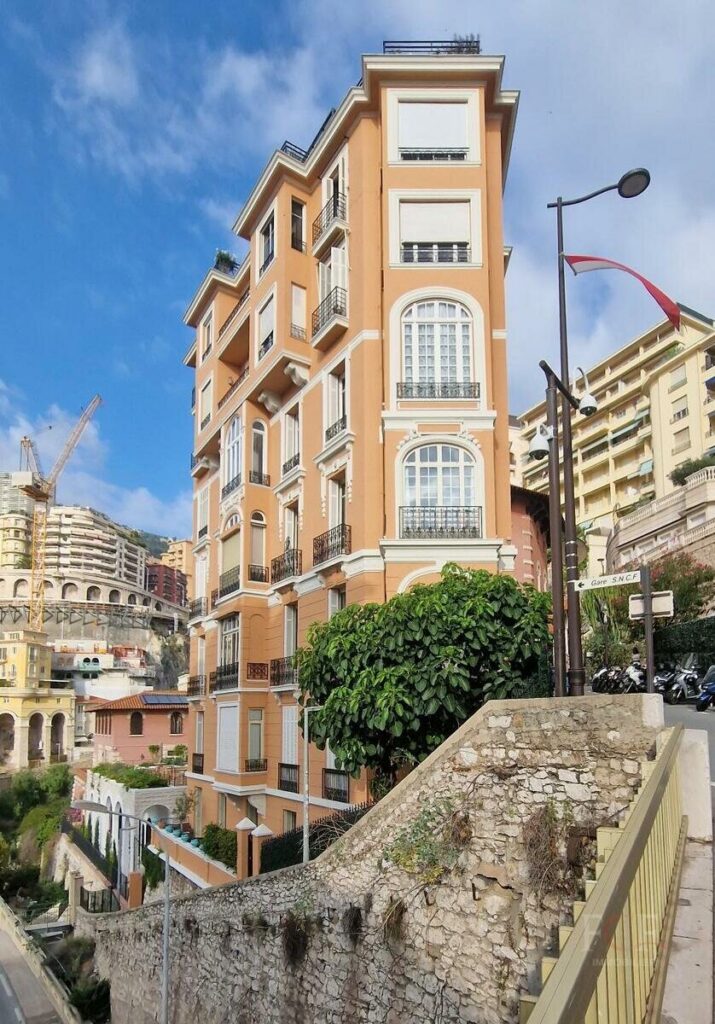 FOR SALE – MONTE-CARLO – VILLA SOCRATE – ELEGANT 3..