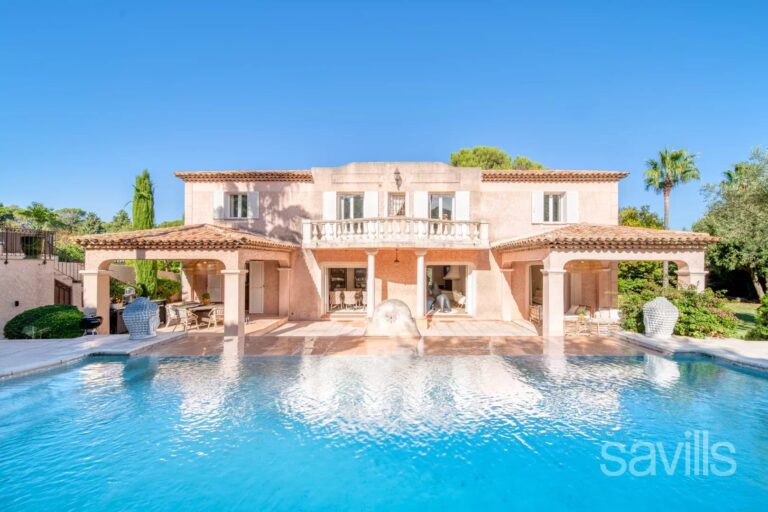 A stunning villa in a secure estate