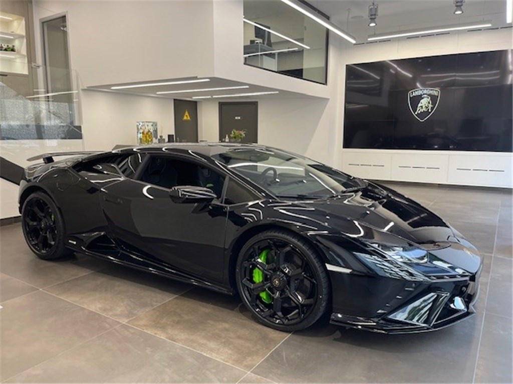elfbar nachfll pod luft aus Lamborghini Urus : le Brabus 900 choque la plante auto avec une couleur  insense