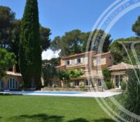 Charming Antibes Bastide with Pool and Modern Amenities