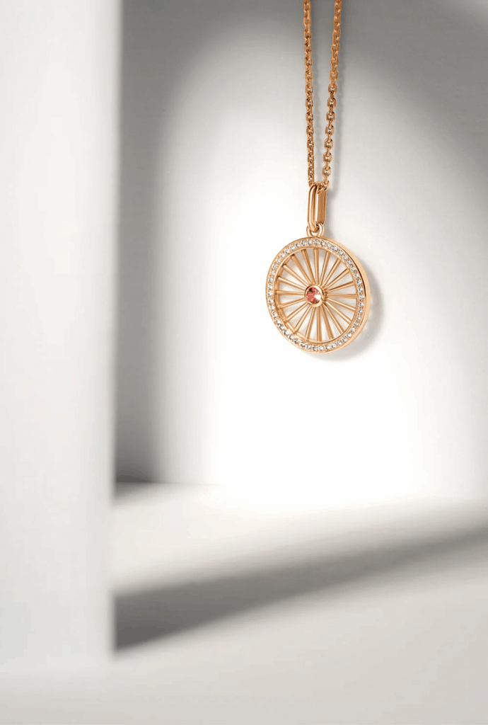 CHARLOTTE.B – CARROUSEL NECKLACE

Price: €3,600 (V..