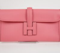 HERMÈS JIGE CLUTCH – SWIFT LEATHER IN PINK

Price:..