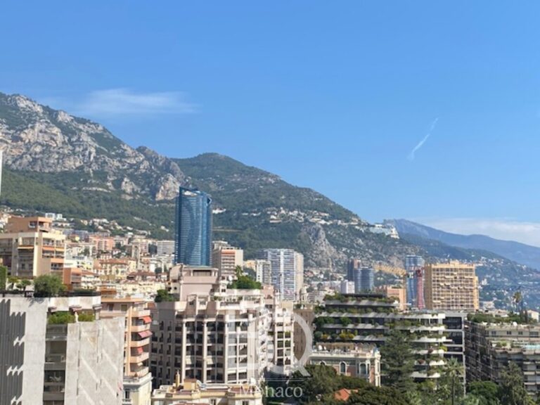 FOR SALE – CARRÉ D’OR – LUXURIOUS 2-BEDROOM APARTM..