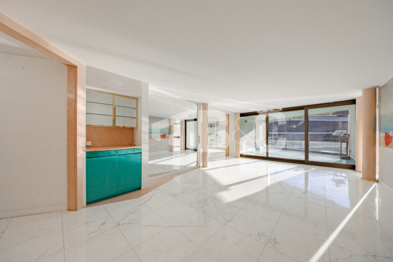 FOR SALE – CARRÉ D’OR – MONTE CARLO STAR – SPACIOU..