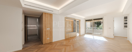 FOR SALE – LE SUFFREN – RENOVATED 2-BEDROOM APARTM..