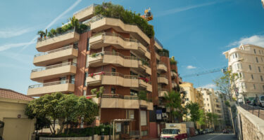 FOR RENT – SPACIOUS BOX AT SOLEIL D’OR
Price: €400..