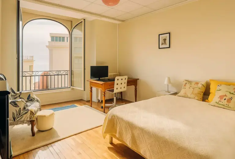 FOR SALE – 3-ROOM APARTMENT WITH RENOVATION POTENT..