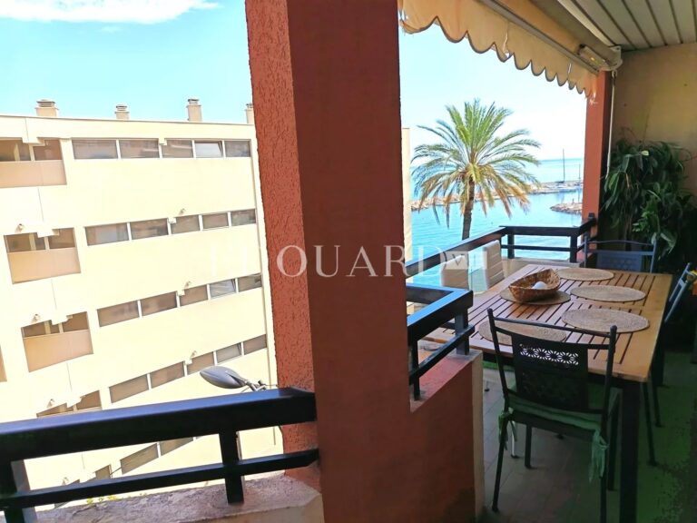 One bedroom apartment with terrace and parking space, in the beautiful district of Garavan, sole agency