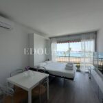Large studio finely refurbished with beautiful sea view, on the first floor of a beachfront building, sole agency – Featured