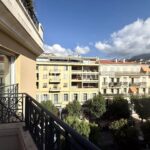 One bedroom apartment with terrace and possibility of parking space, in a prestigious beachfront building – Gallery 1