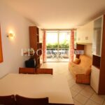 One bedroom apartment with West facing terrace and underground parking space, only a few steps from facilities and beaches – Gallery 1