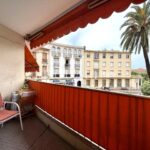 Spacious one bedroom apartment with terrace, on the first floor of a lovely building in the centre of Menton – Gallery 2