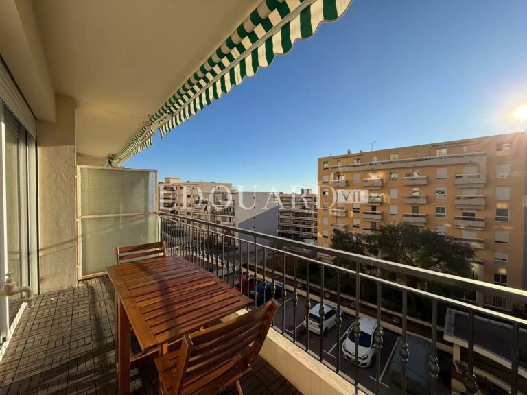 For sale one bedroom apartment with terrace and cellar, on the third floor of a building with caretaker