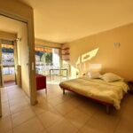 Ideally located in Menton, for sale studio in good condition with terrace and parking space, perfect as investment – Gallery 1