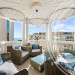 Sumptuous Sea-View Apartment with Refined Finishes – Featured