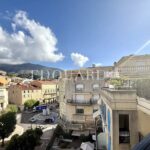 One bedroom apartment with terrace and possibility of parking space, in a prestigious beachfront building – Gallery 2