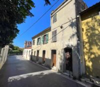Close to the centre of La Turbie, for sale village house of 180 sqm to renovate, divided into four apartments