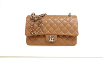 CHANEL TIMELESS / CLASSIC BEIGE LEATHER HANDBAG

€..