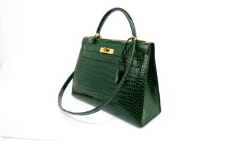 HERMÈS KELLY 32 HANDBAG IN EMERALD GREEN POROSUS C..