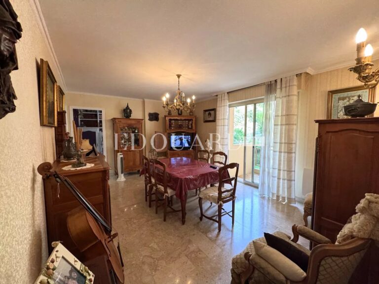 Ideally located in Menton, two bedroom apartment with three balconies and large garage, sole agency