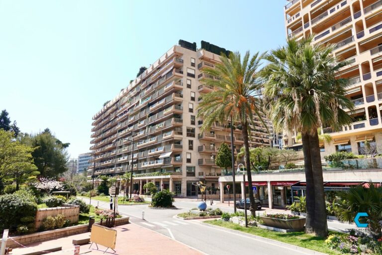 FOR SALE – LARVOTTO – LA RÉSERVE: RARE 3-ROOM APAR..