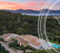 Exceptional Provencal villa with heliport and exclusive amenities