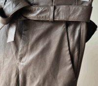 Pantalon en cuir est seven neuf taille xs