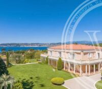 Luxurious 5-Bedroom Villa in Scenic Antibes, France