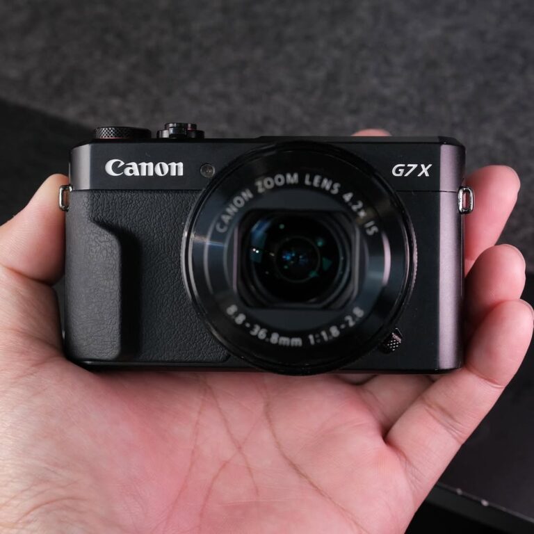 Brand: Canon

Model: PowerShot G7 X Mark II

Color..