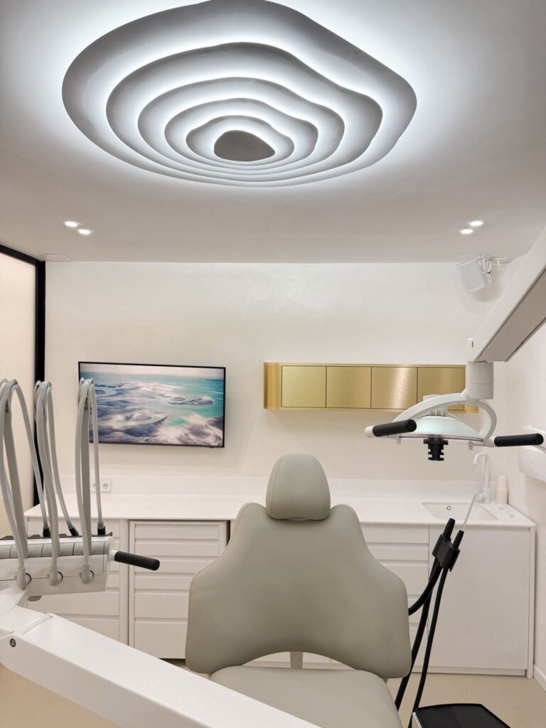 RECRUITMENT: Medical Secretary H/F Dental Office B..