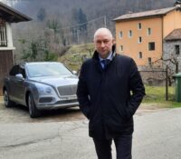 Chauffeur privé professionnel avec longue expérien..