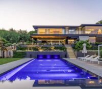 Contemporary Luxury Villa with Panoramic Sea View near Pampelonne Beach