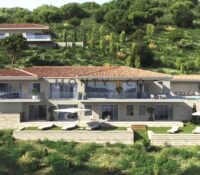 Sale 5 bedroom villa with sea view in a private estate in Grimaud