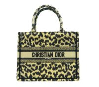 Dior Book Tote Leopard Print Handbag

Price: €2,50..