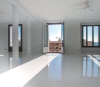 FOR SALE – LA ROUSSE / SAINT-ROMAN – TOP-FLOOR APA..