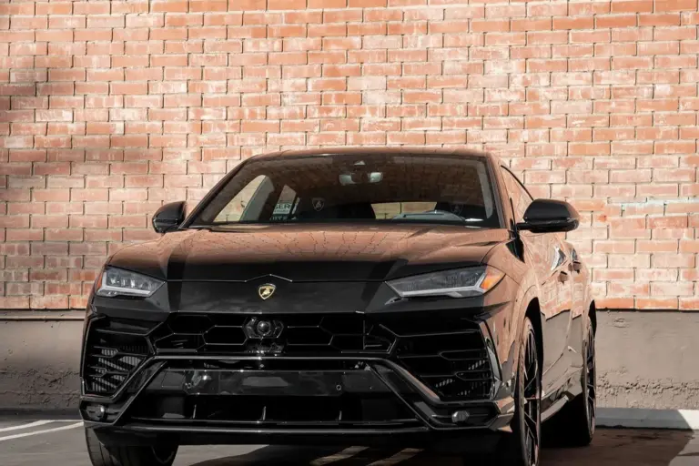 LAMBORGHINI URUS BLACK RENTAL
Class: Luxury Perfor..