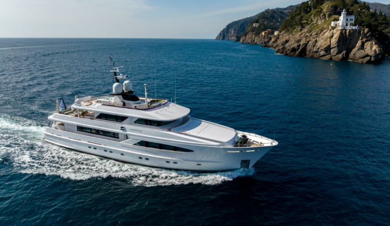Yacht Charter – M/Y UNEXPECTED
Heesen | 38 m (124 ..