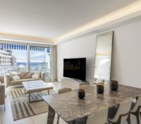 FOR SALE – GOLDEN SQUARE – 3-BEDROOM APARTMENT WIT..