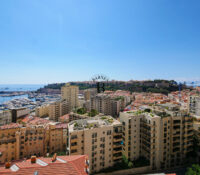 FOR RENT – 1-BEDROOM APARTMENT – SEA VIEW – LES TR..