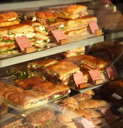 Costa 10 Rue Basse