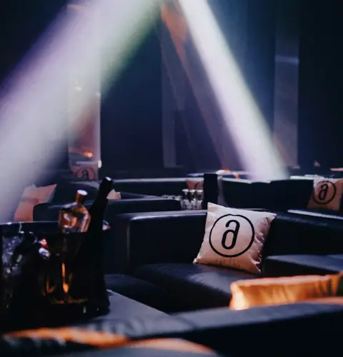 AMBER LOUNGE