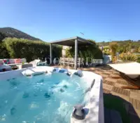 Ideally situated in Roquebrune Cap Martin, 115 sqm penthouse with large terrace and spectacular solarium