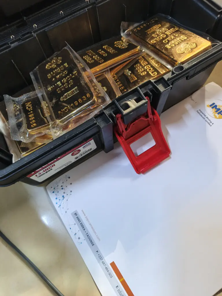 1 Kilo Suisse fine gold bars, 999.9 purity. Still ..