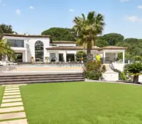Sale contemporary villa with sea view in Grimaud