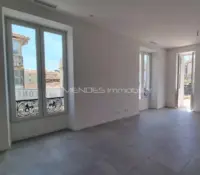 BEAUTIFUL 4 ROOM RENOVATED CARNOLES