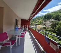 Ideally located in Menton, two bedroom apartment with large terrace and parking space, sole agency